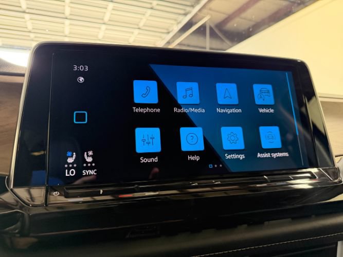 Used 2025 Volkswagen Atlas SE FWD image 16