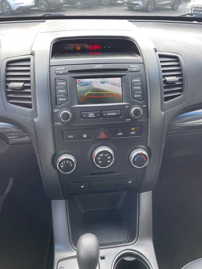 Used 2013 Kia Sorento LX w/ Convenience Pkg FWD image 16