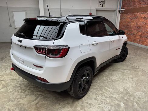 Used 2024 Jeep Compass Trailhawk AWD/4WD image 5