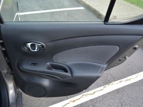 Used 2016 Nissan Versa SV image 19