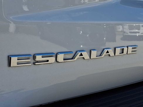 Certified 2023 Cadillac Escalade Premium Luxury w/ LPO, Floor Liner Package AWD/4WD image 38