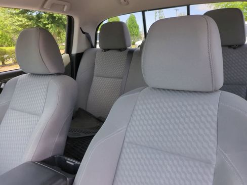 Used 2022 Toyota Tacoma SR5 RWD image 8