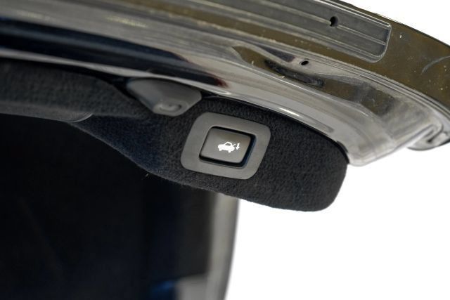 Used 2015 Lexus LS 460 w/ Comfort Package RWD image 68