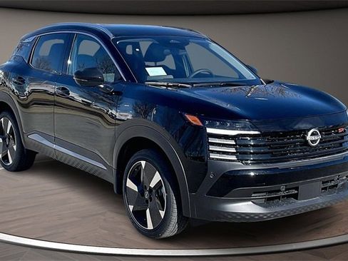 New 2026 Nissan Kicks SR image 2