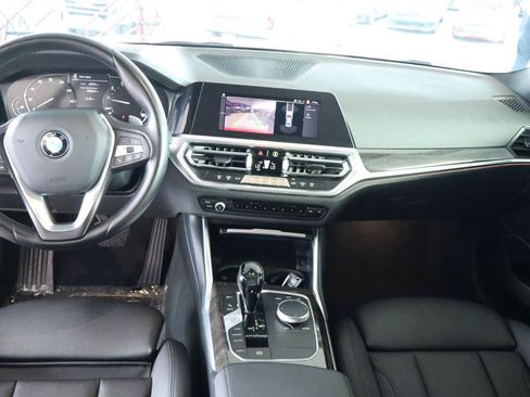 Used 2021 BMW 330i Sedan w/ Convenience Package RWD image 16