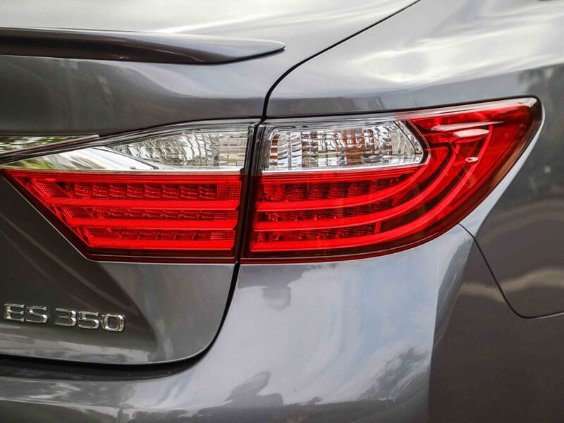 Used 2013 Lexus ES 350 w/ Luxury Pkg FWD image 14