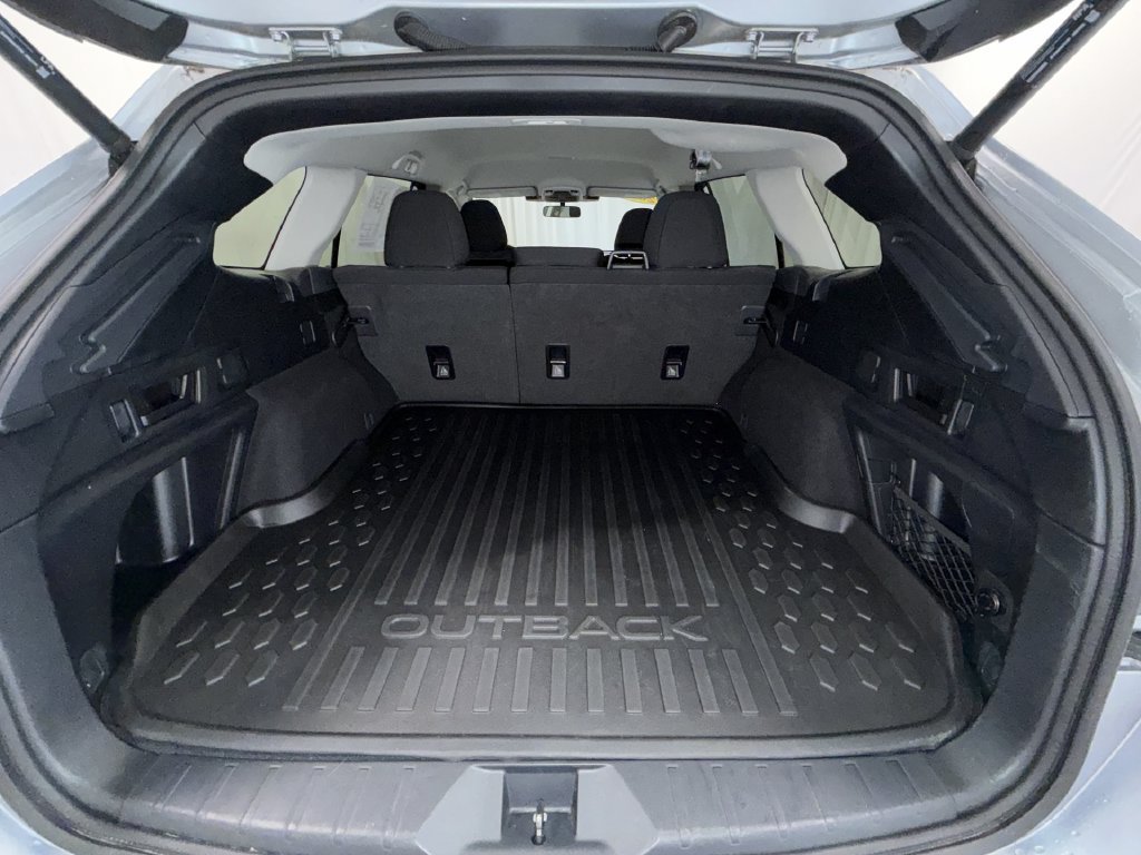 Used 2024 Subaru Outback Premium AWD/4WD image 16