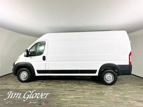 Used 2025 RAM ProMaster 2500 w/ Convenience Group image 12