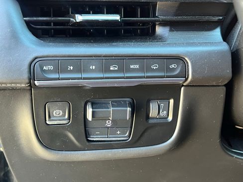 Used 2021 Cadillac Escalade Sport Platinum image 32