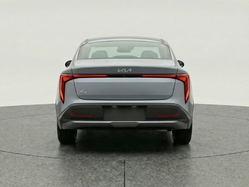 Used 2025 Kia K4 LXS image 7