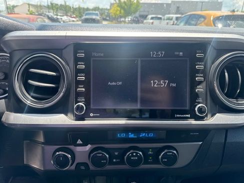 Used 2022 Toyota Tacoma SR5 AWD/4WD image 12