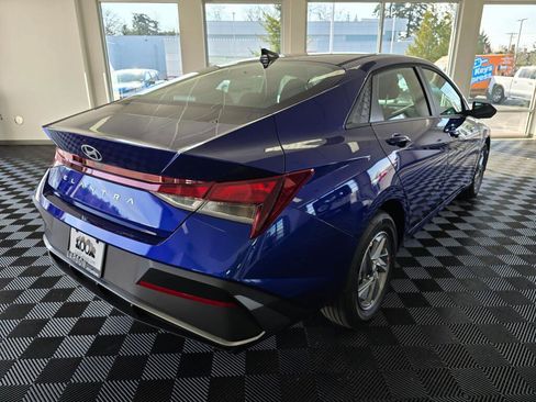 New 2026 Hyundai Elantra SE image 4