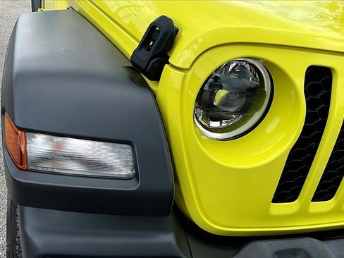 Used 2024 Jeep Wrangler Sport S image 12