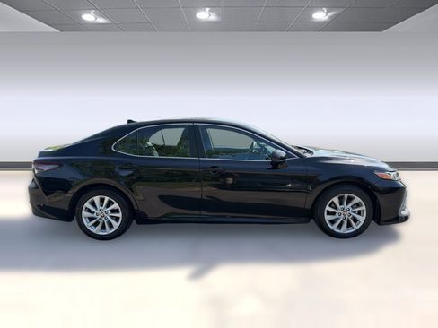 Used 2024 Toyota Camry LE image 8