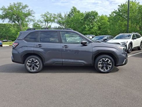 Certified 2025 Subaru Forester Premium AWD/4WD image 8