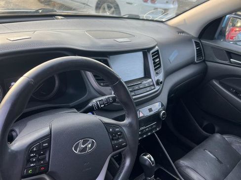 Used 2017 Hyundai Tucson Limited w/ Limited Ultimate Package 03 FWD image 5