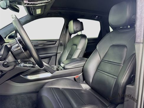 Used 2020 Porsche Cayenne Turbo w/ Assistance Package image 11