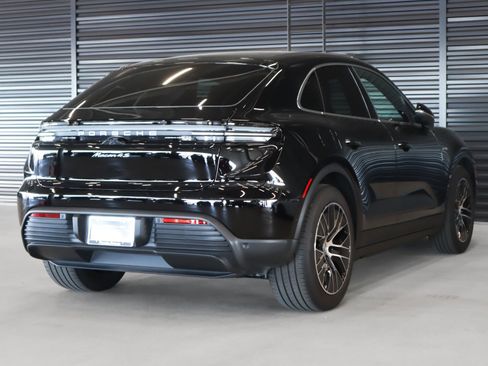 Certified 2025 Porsche Macan 4S Electric image 10