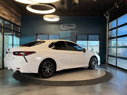 Used 2024 Toyota Camry SE w/ Convenience Package FWD image 3