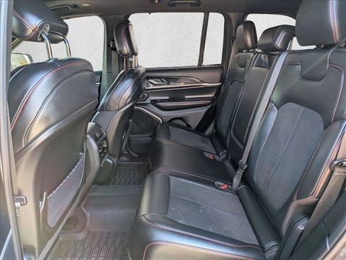 Used 2022 Jeep Grand Cherokee Trailhawk w/ Luxury Tech Group III AWD/4WD image 19