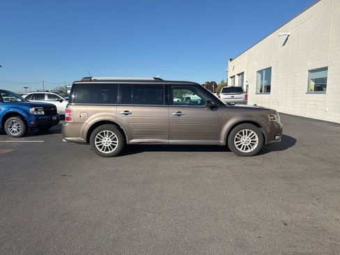 Used 2019 Ford Flex SEL w/ Equipment Group 202A image 4