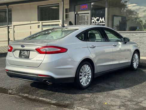 Used 2015 Ford Fusion S image 5
