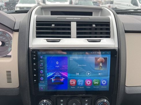 Used 2010 Mercury Mariner Premier image 25