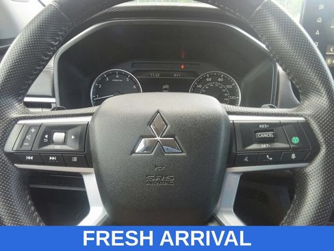 Used 2025 Mitsubishi Outlander SE AWD/4WD image 22