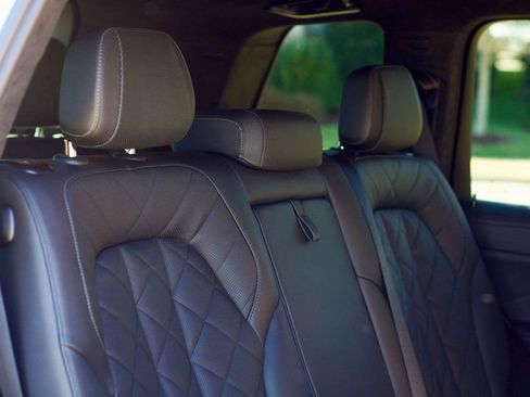 Used 2023 BMW X7 xDrive40i w/ M Sport Package image 46