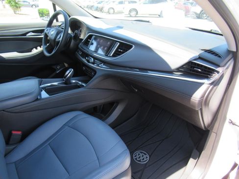 Used 2020 Buick Enclave Essence w/ Trailering Package, 5000 lbs. FWD image 11
