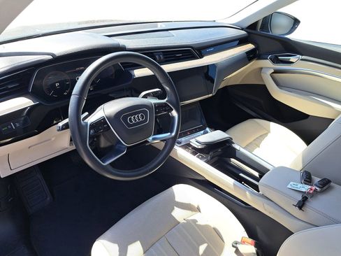 Used 2024 Audi Q8 e-tron Premium Plus w/ Premium Plus Package AWD/4WD image 5