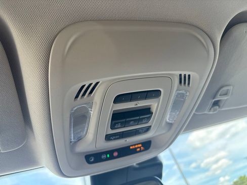 Used 2021 Buick Envision Essence w/ Technology Package I FWD image 22