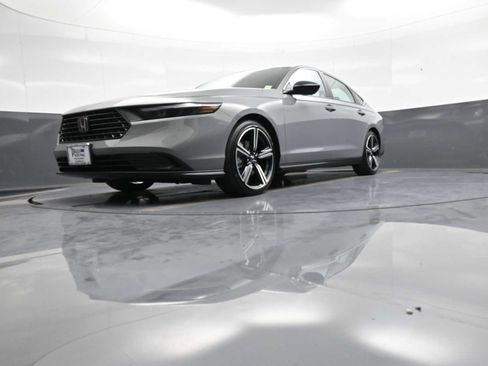 Used 2024 Honda Accord Sport image 12