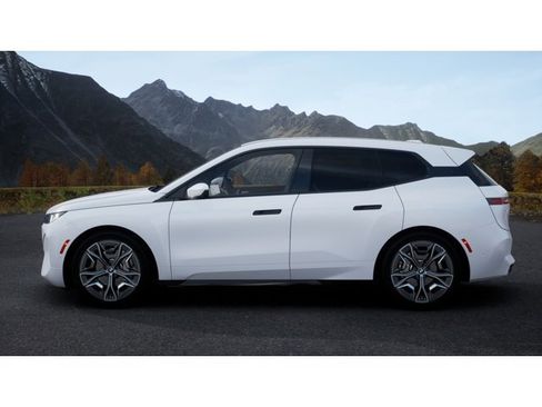 New 2026 BMW iX xDrive45 image 4