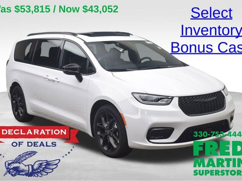 New 2026 Chrysler Pacifica Limited w/ S Appearance Package image 1