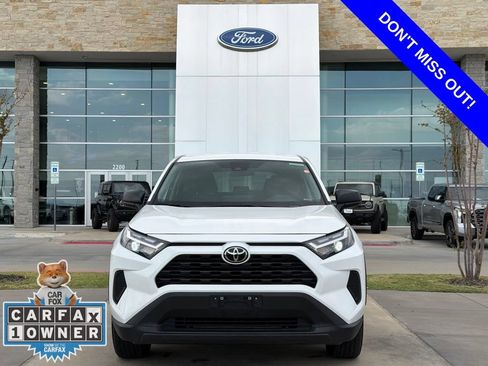 Used 2025 Toyota RAV4 LE AWD/4WD image 2