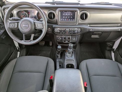 Certified 2023 Jeep Gladiator Sport AWD/4WD image 9