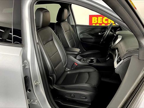 Used 2022 GMC Terrain SLT FWD image 9
