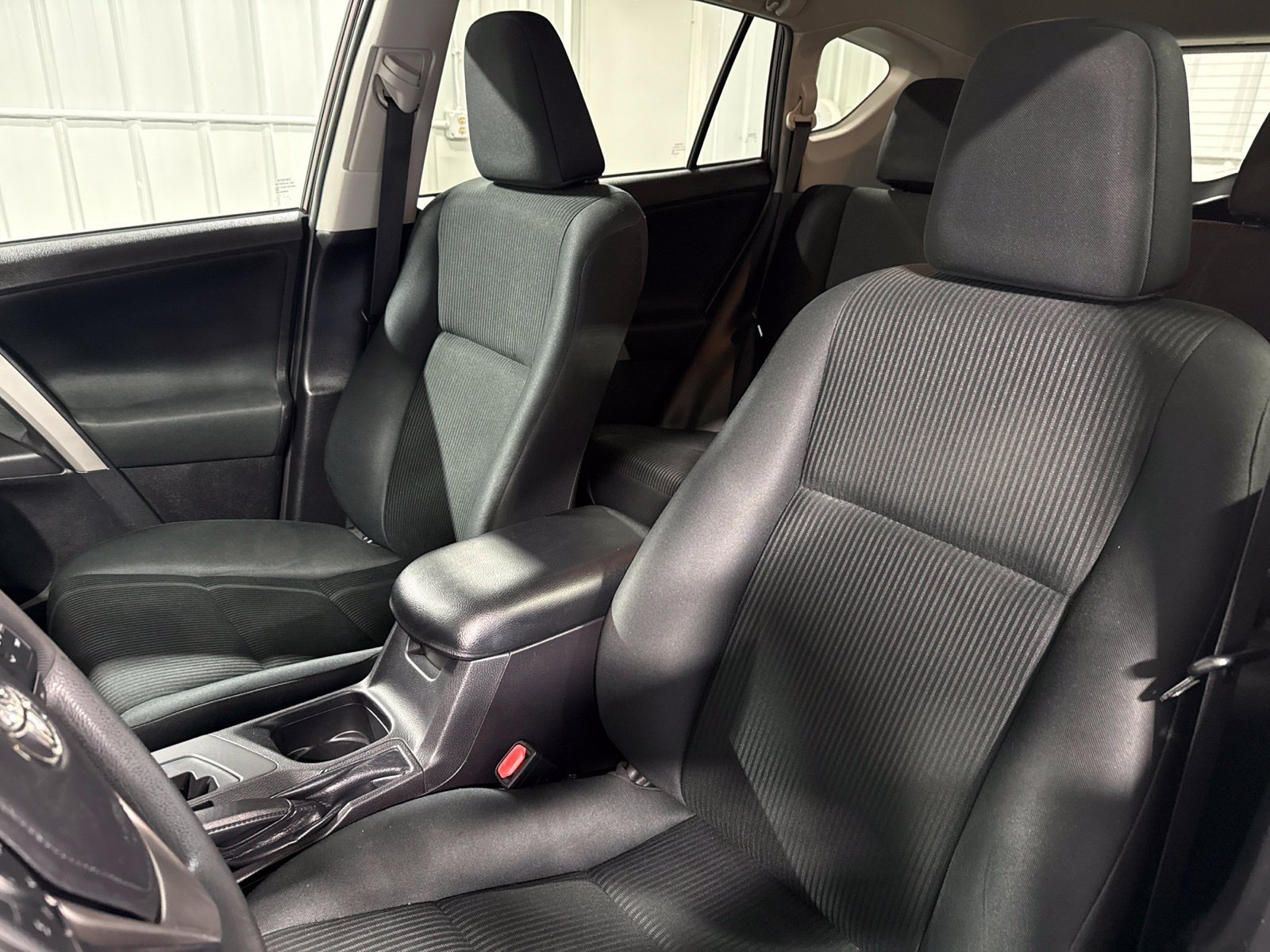 Used 2017 Toyota RAV4 LE AWD/4WD image 24