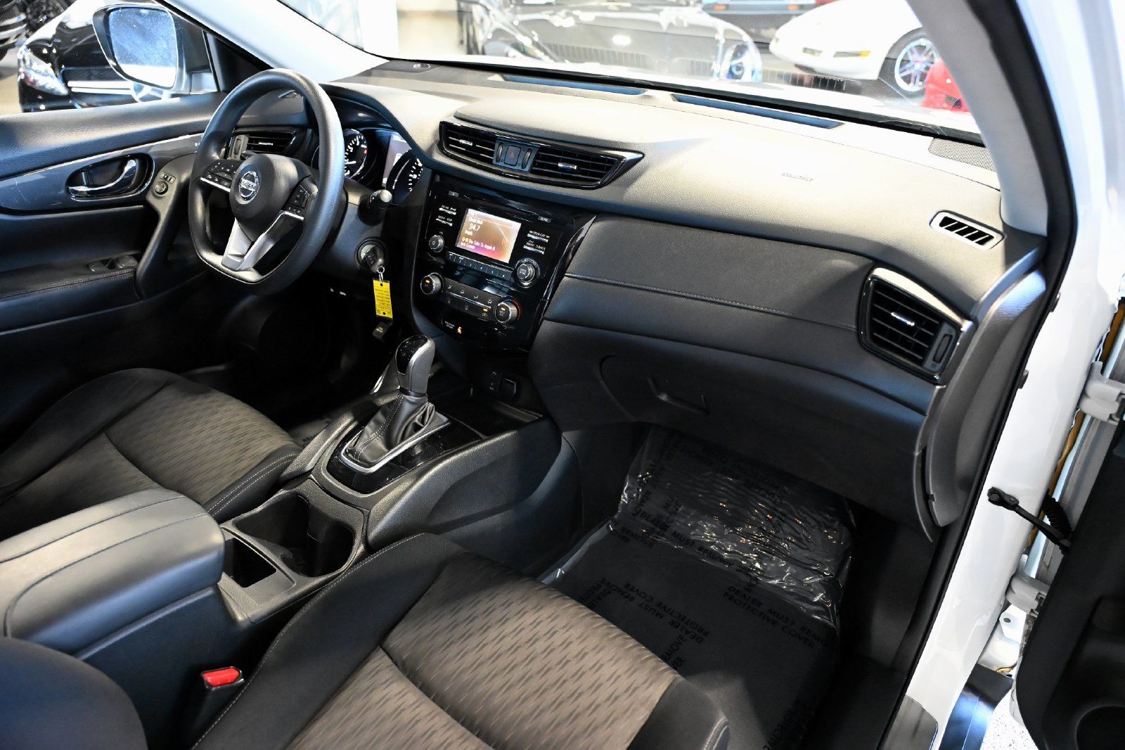 Used 2017 Nissan Rogue S FWD image 31