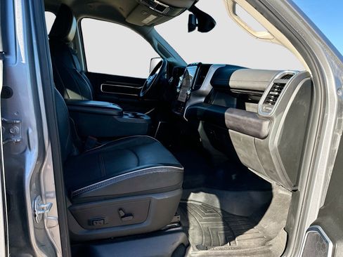 Used 2024 RAM 2500 Laramie image 32