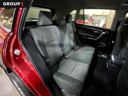 Used 2022 Toyota RAV4 XLE w/ Convenience Package image 20