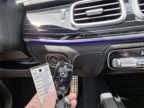 New 2025 Mercedes-Benz GLE 53 AMG 4MATIC image 16