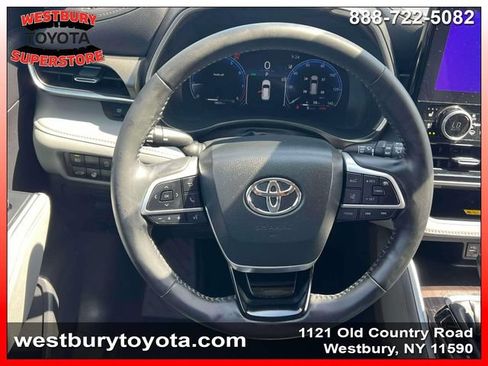 Used 2023 Toyota Highlander Limited AWD/4WD image 17