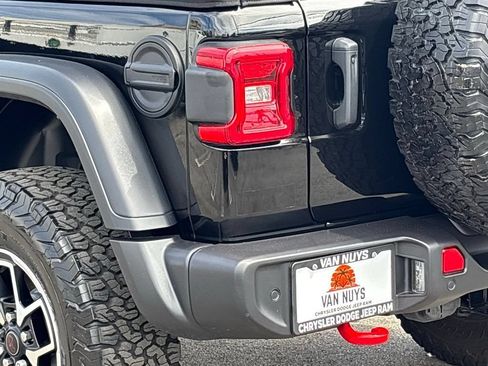 Used 2024 Jeep Wrangler Unlimited Rubicon w/ Safety Group AWD/4WD image 5