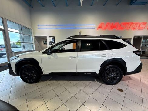Used 2025 Subaru Outback Onyx Edition AWD/4WD image 10