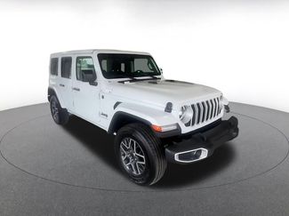 Used 2025 Jeep Wrangler Unlimited Sahara AWD/4WD video 2