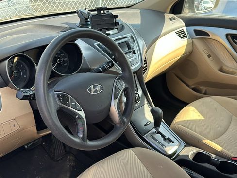 Used 2013 Hyundai Elantra GLS w/ Preferred Pkg image 7