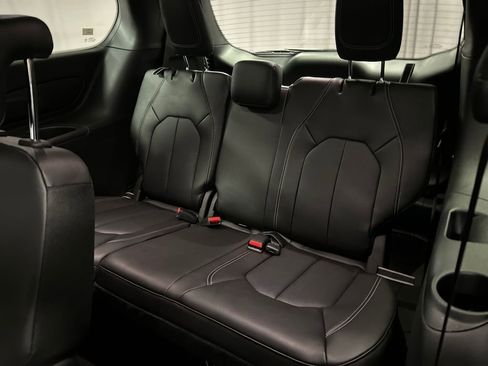 New 2026 Chrysler Pacifica Select image 22