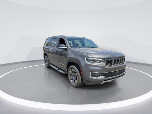 Used 2024 Jeep Wagoneer Series II w/ Flexible Seating Group RWD image 2